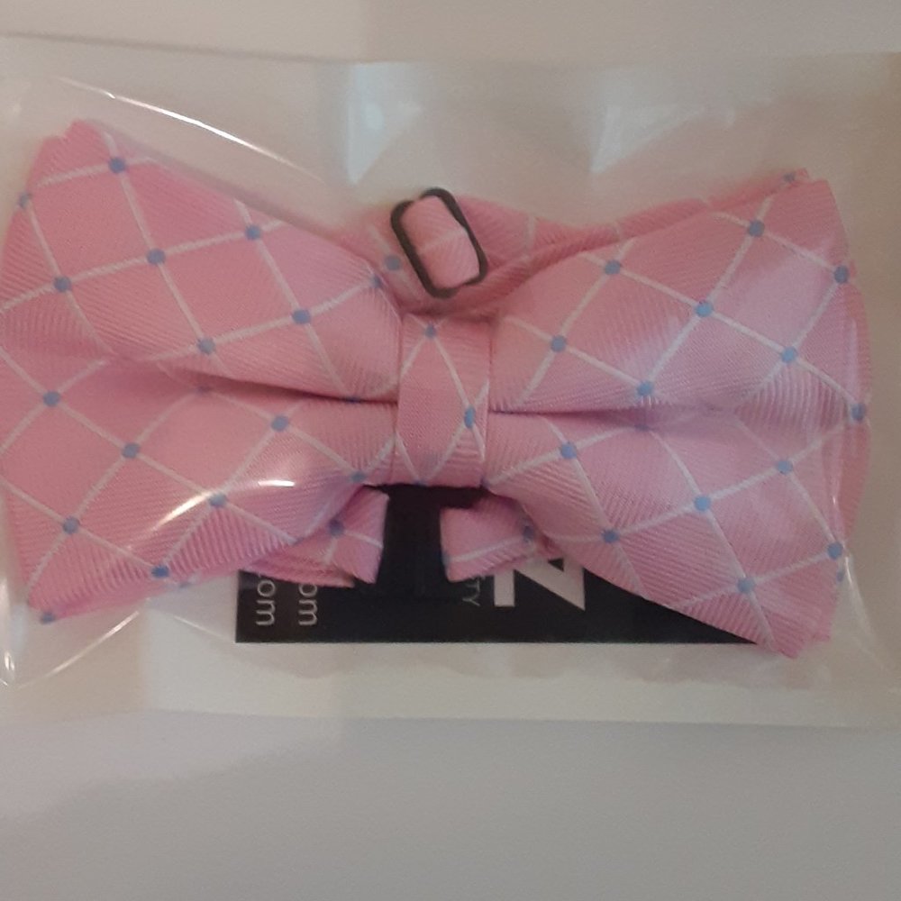 Retreez pre-tied bowtie